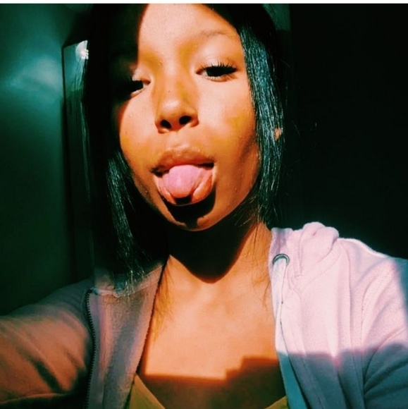 Meet your Posher, Jaila - Picture 1 of 1